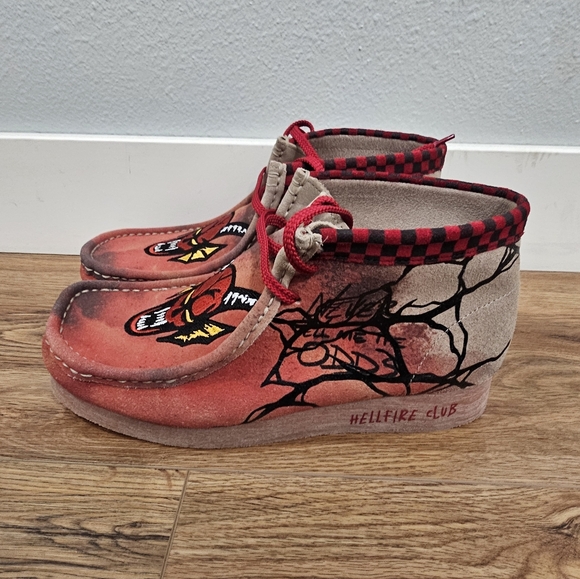 Rare Clarks Wallabee Evo Stranger Things The Upside Down Men's Size 9 Shoes